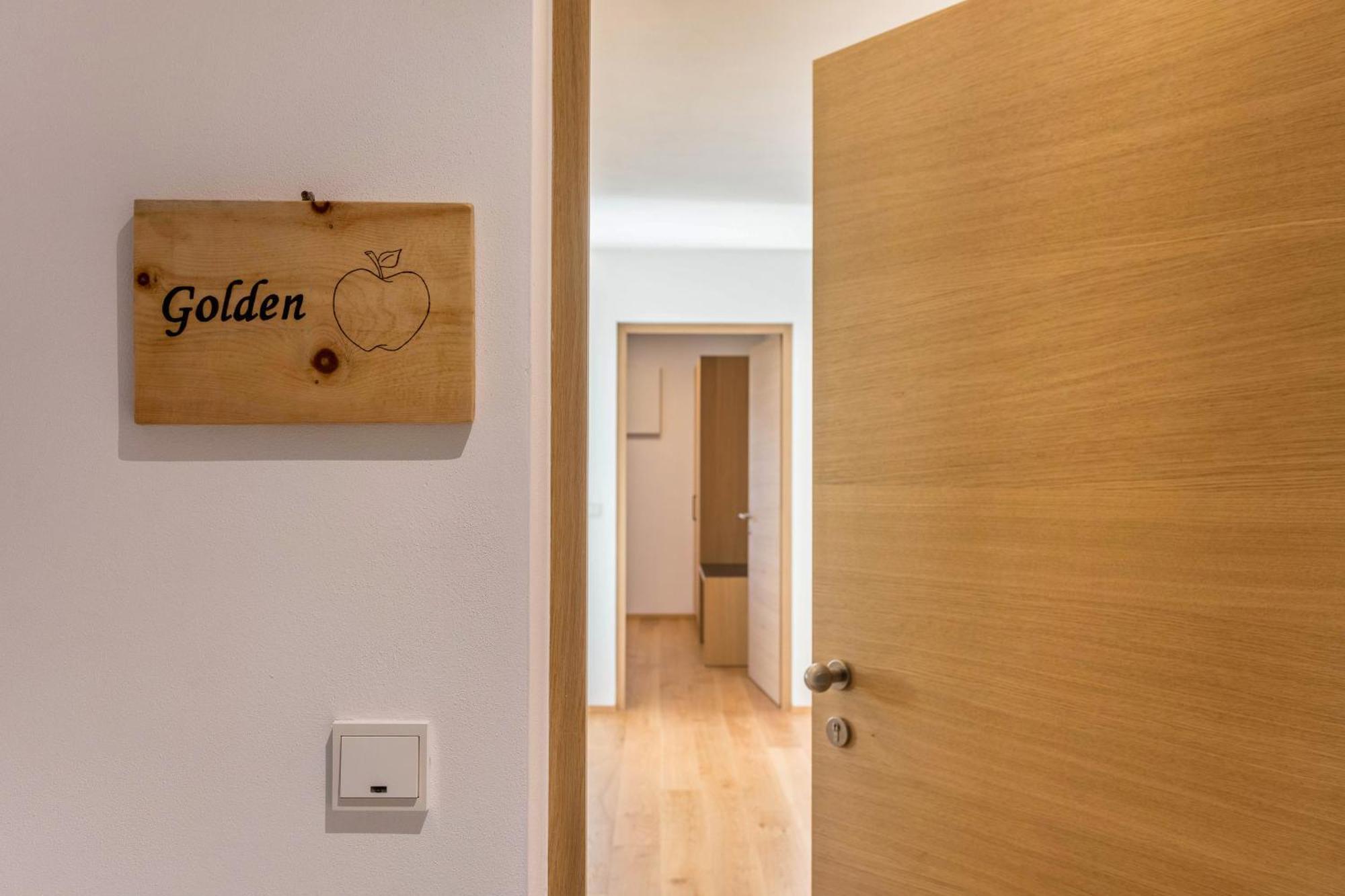 Ferienwohnungen Karin - Golden Termeno Luaran gambar